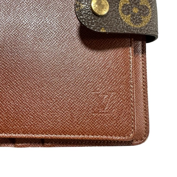 Louis Vuitton Monogram Zippy Wallet Passport Organizer - Picture 10 of 15